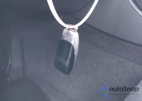 2019 Mercedes-Benz E 300 z USA, uszkodzony, nr VIN WDDZF4JB6KA641993